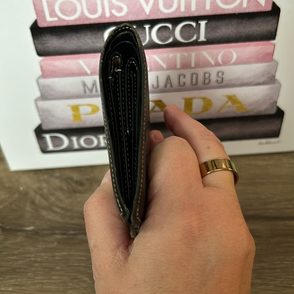 EUC Burberry black leather compact wallet - Picture 6 of 7